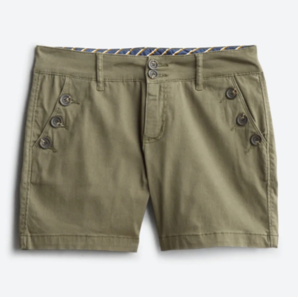 Quinn Sailor Button Short